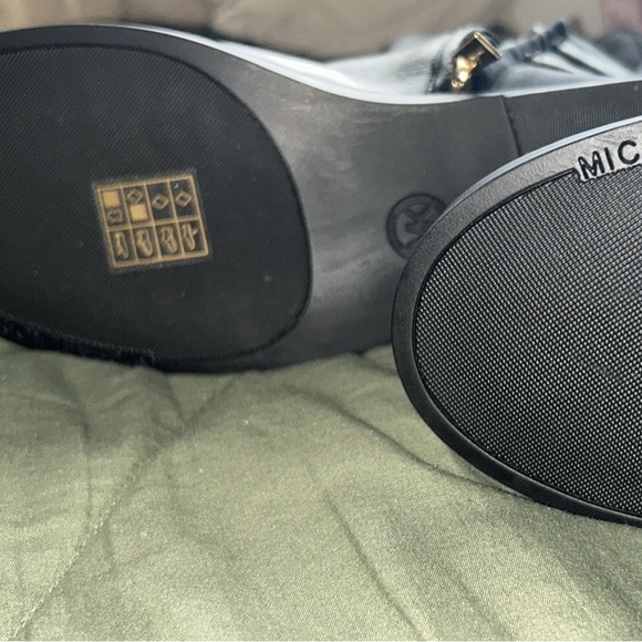 Michael Kors Womens size 9 boots Never worn - Picture 2 of 3